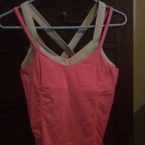 Lululemon tank with build in bra shelf